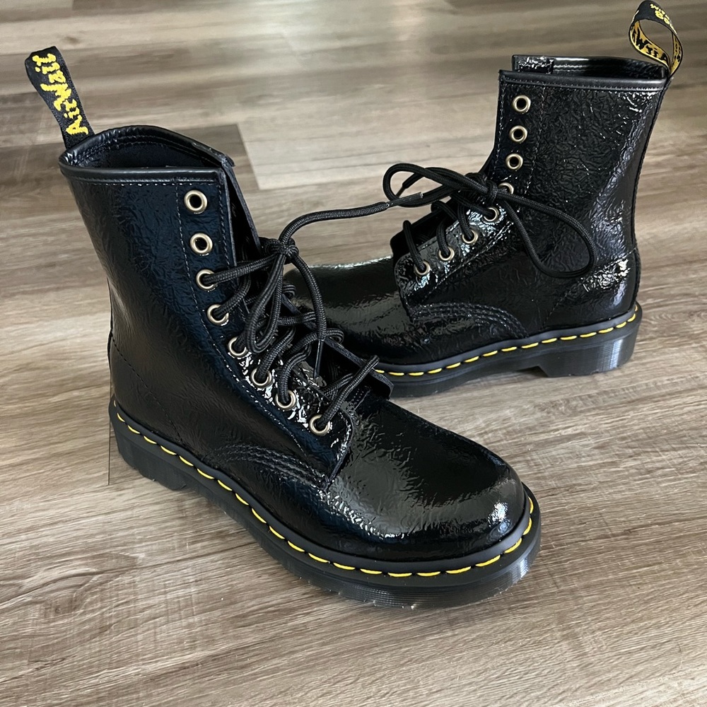 NEW Dr. Martens  Black Leather Boots Size 6 - Picture 2 of 10